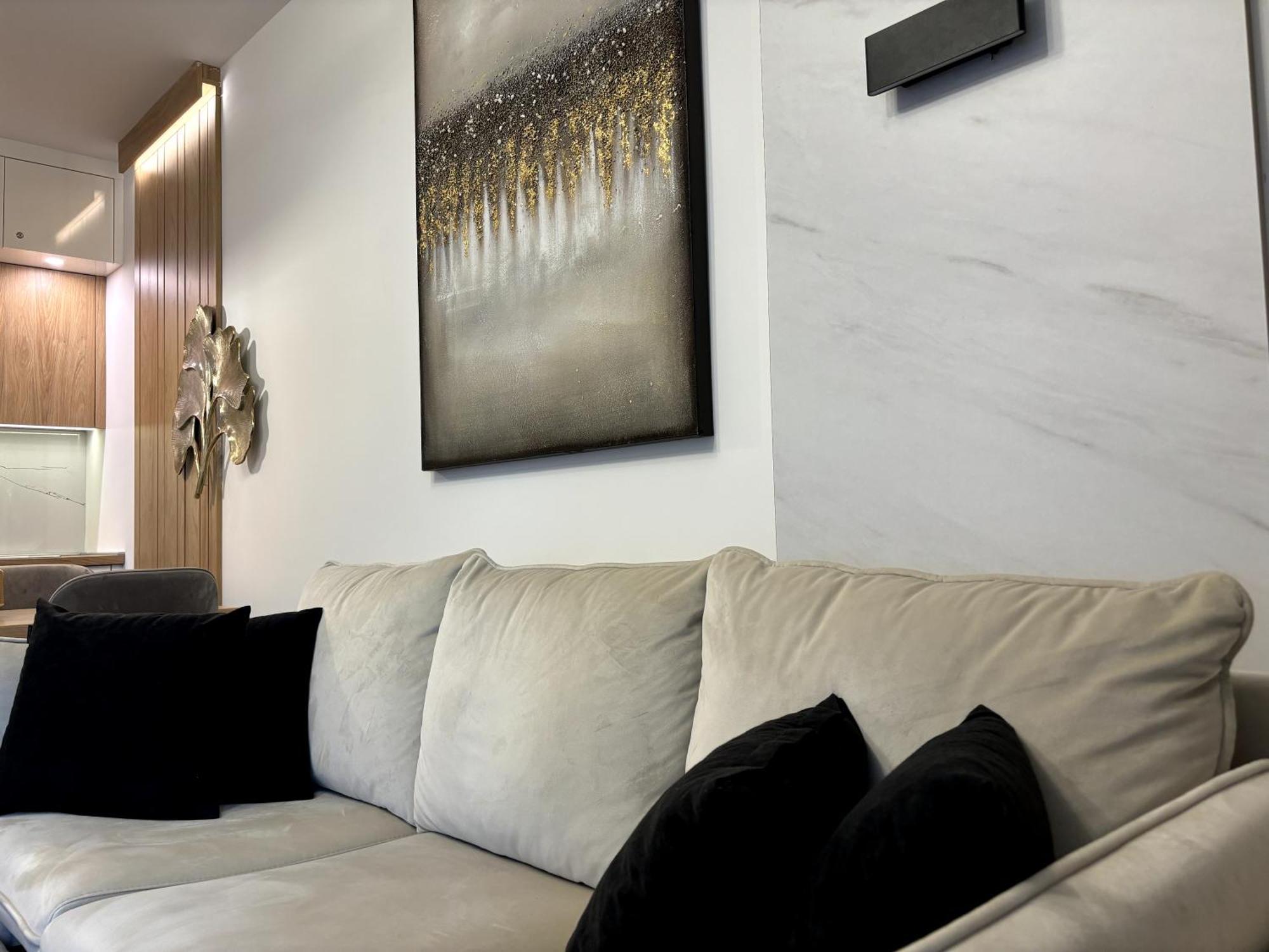 Apartment Wayout, & Wellness