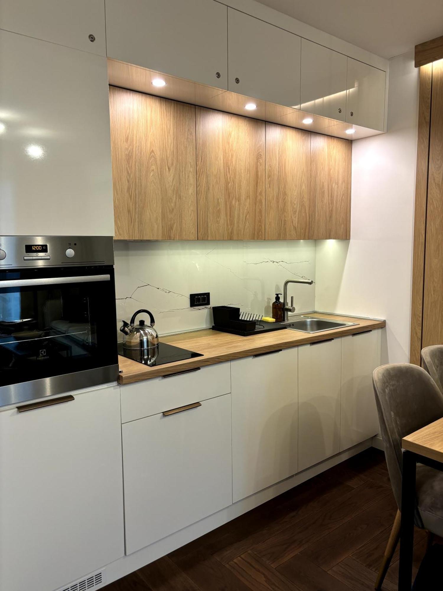 Apartment Wayout, & Wellness *