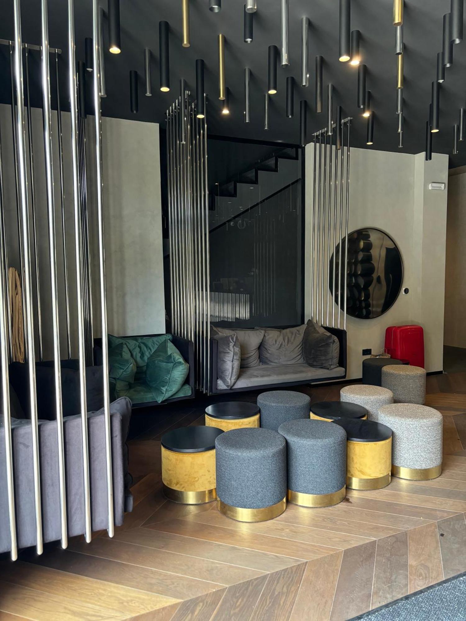 Apartment Wayout, & Wellness